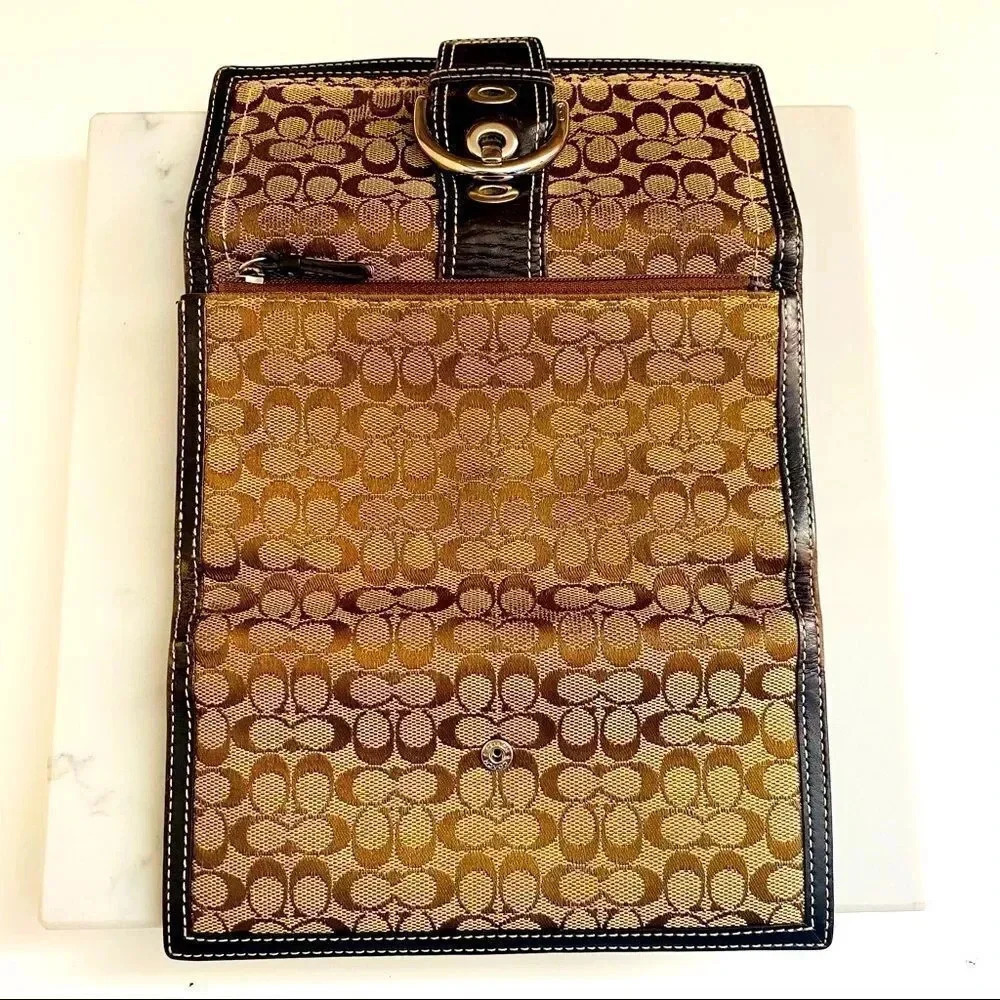 Coach Signature Large Envelope Wallet - Picture 11 of 11